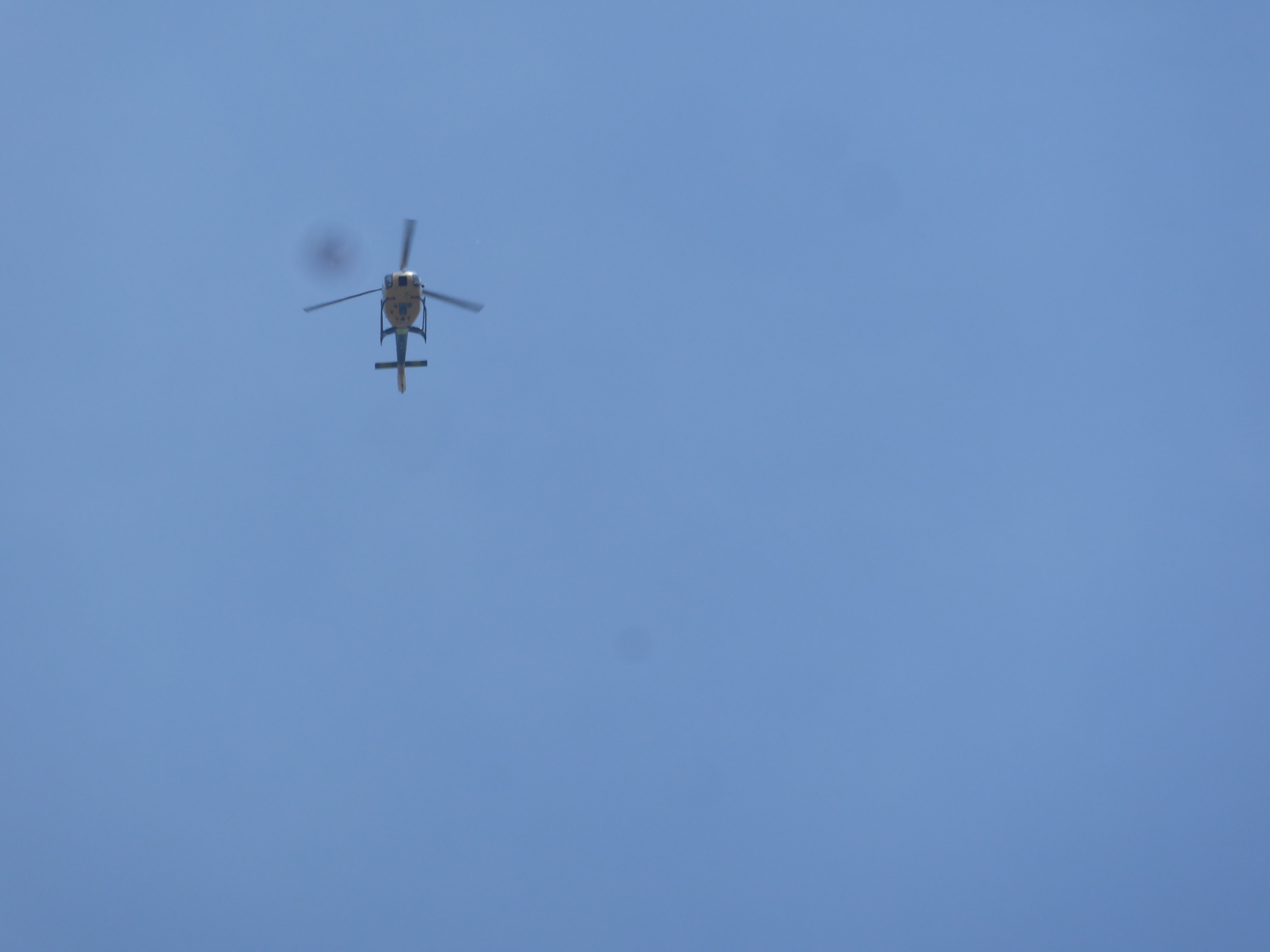 Helicoptere Qui Tourne Au Dessus Des Maisons 2022 Survol du quartier par les hélicoptères : Nuisances Sonores – Fuveau – CIQ  Saint François